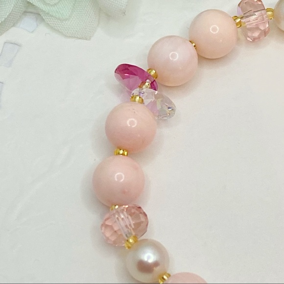 Queen Conch Shell Crystal Pearl Bracelet - Picture 7 of 9